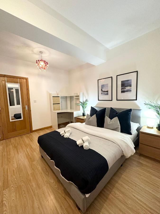 Retreat To A Stylish Ensuite In ロンドン エクステリア 写真